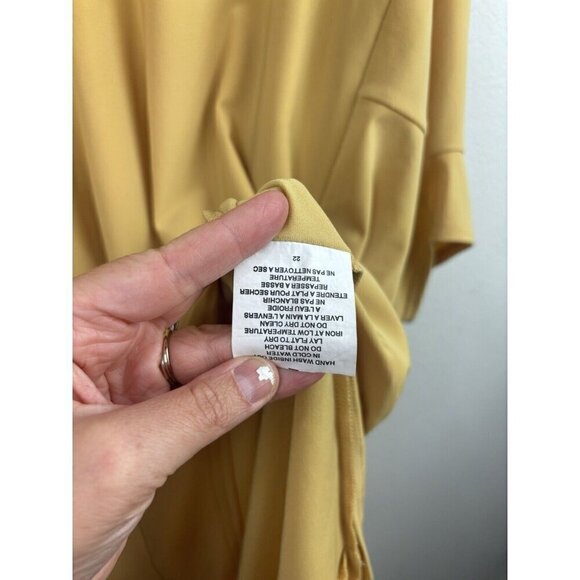 Women's Gold Flowy Top - Picture 6 of 8